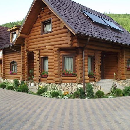 Cabana Piatra Runcului Vatra Moldoviţei エクステリア 写真
