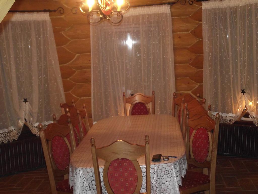 Cabana Piatra Runcului Vatra Moldoviţei エクステリア 写真