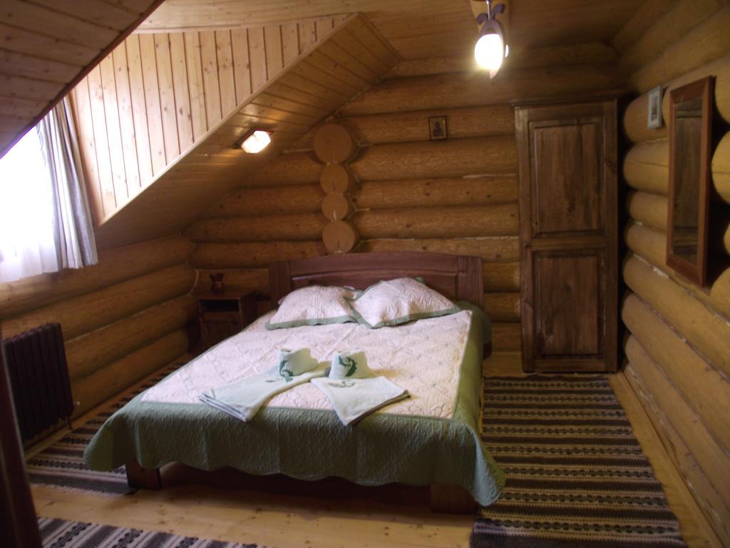 Cabana Piatra Runcului Vatra Moldoviţei エクステリア 写真