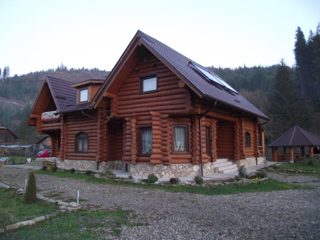 Cabana Piatra Runcului Vatra Moldoviţei エクステリア 写真